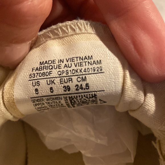 Women's Chuck Taylor All Star Shoreline Low Top Sneaker - Picture 7 of 7